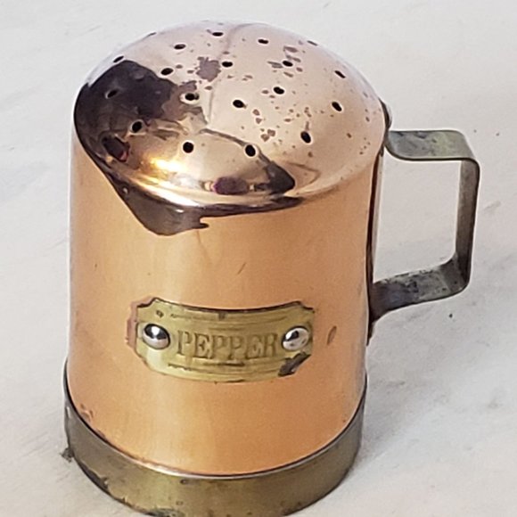 Vintage Copper Pepper Shaker 3.5 Inch Cannister Tarnished See Pictures - Picture 1 of 8